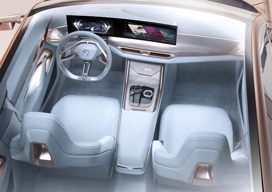Торпедо BMW Concept i4 2020 года  (фото 36 из 71)